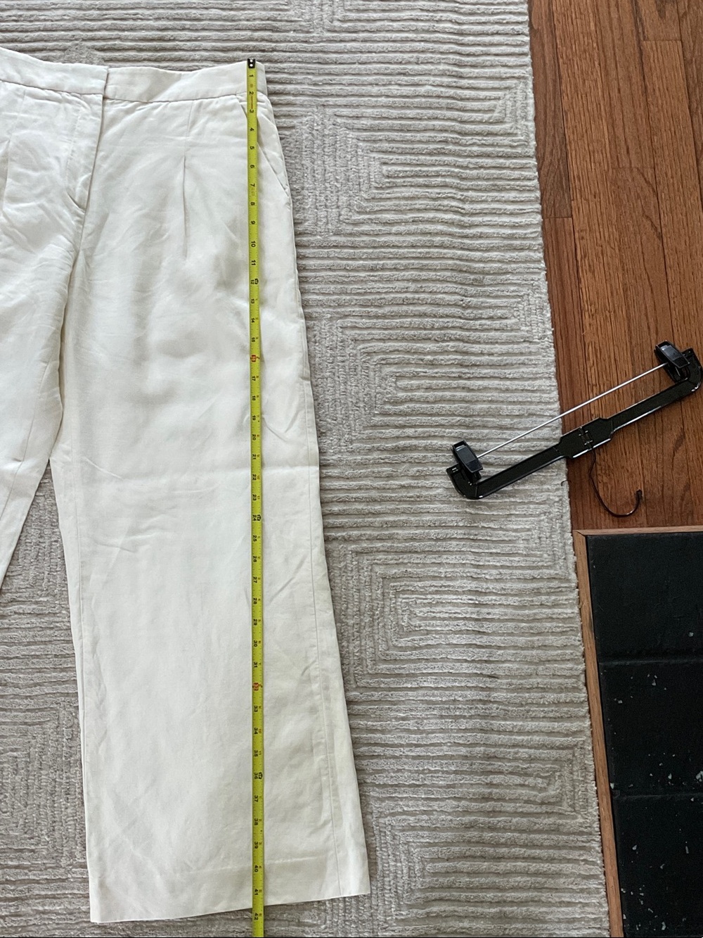 Banana Republic Cream High-Waist Wide-Leg Trousers - Picture 6 of 7